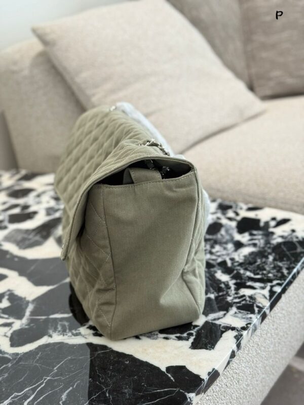 Modern Style Trendy CN Handbag C722