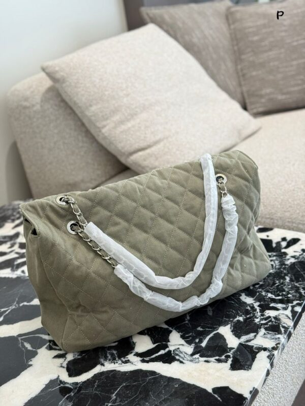 Modern Style Trendy CN Handbag C722