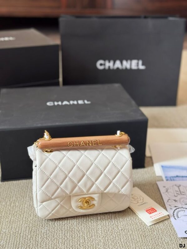 Modern Style Trendy CN Handbag C712
