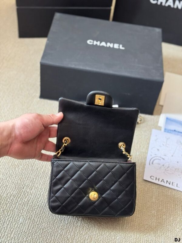 Modern Style Trendy CN Handbag C712