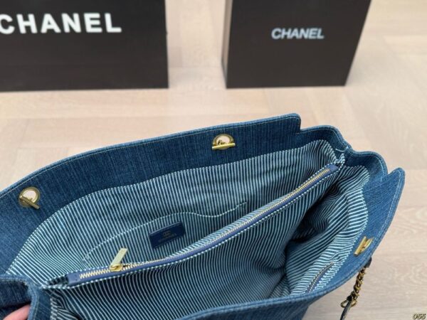 Modern Style Trendy CN Handbag C709