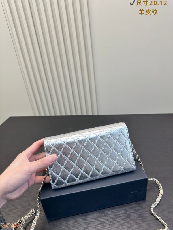 Modern Style Trendy CN Handbag C703.1