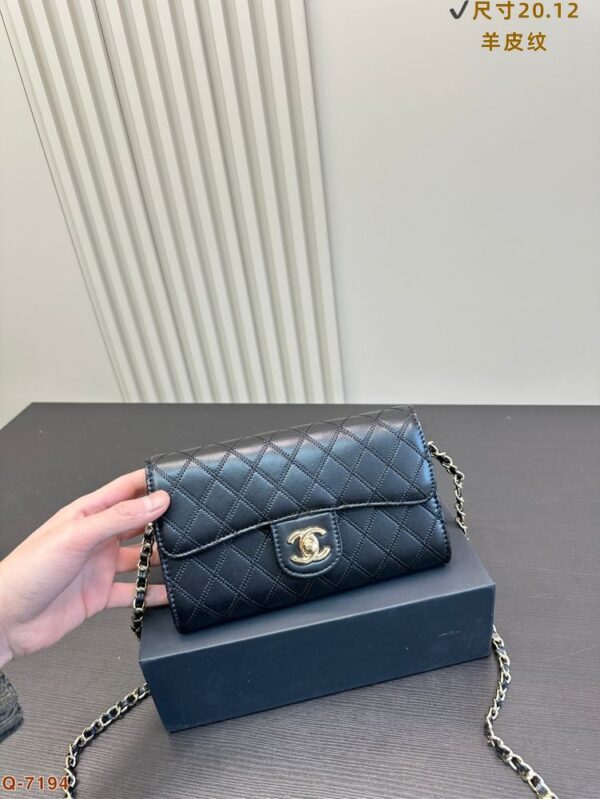 Modern Style Trendy CN Handbag C703.1