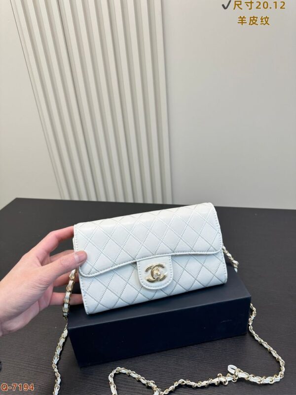 Modern Style Trendy CN Handbag C703.1