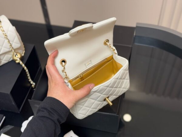 Modern Style Trendy CN Handbag C719