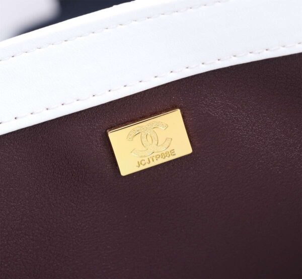 Modern Style Trendy CN Handbag 670
