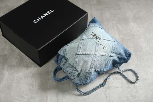 Modern Style Trendy CN Handbag 656
