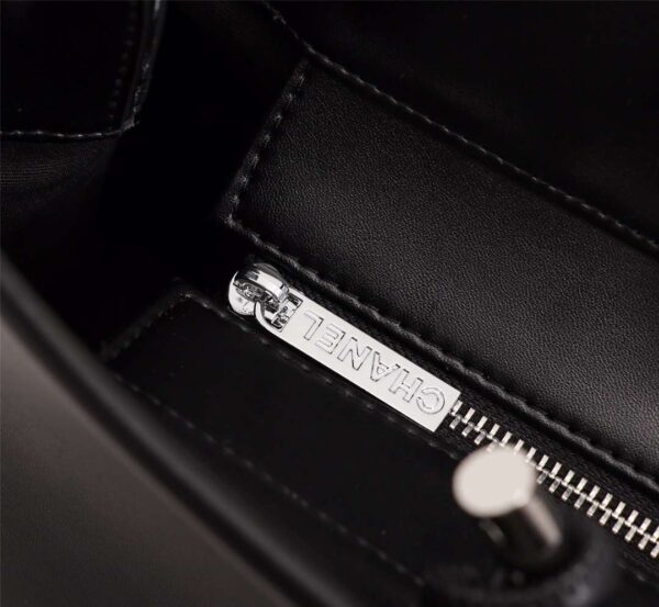 Modern Style Trendy CN Handbag 650