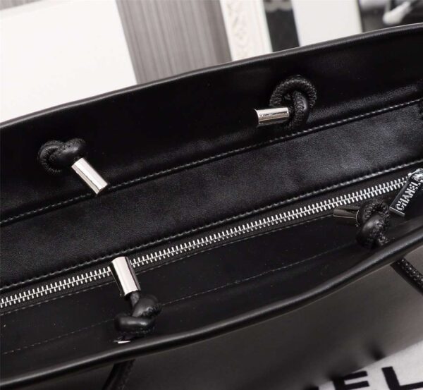 Modern Style Trendy CN Handbag 650