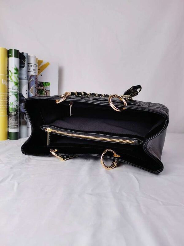 Modern Style Trendy CN Handbag 626