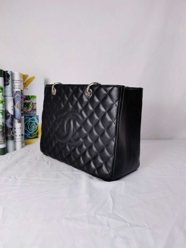 Modern Style Trendy CN Handbag 626