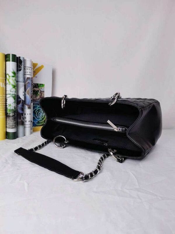 Modern Style Trendy CN Handbag 626