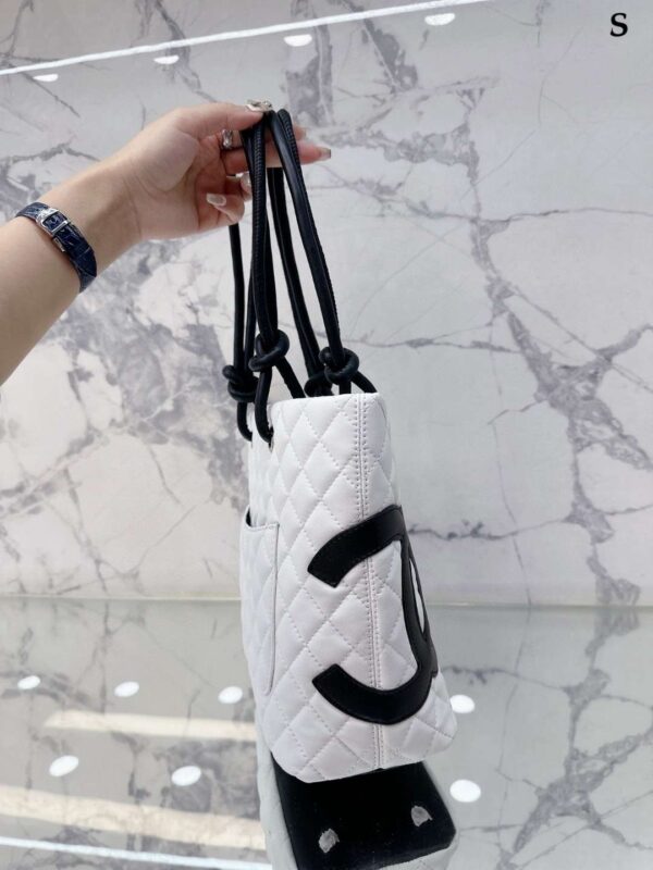 Modern Style Trendy CN Handbag 613