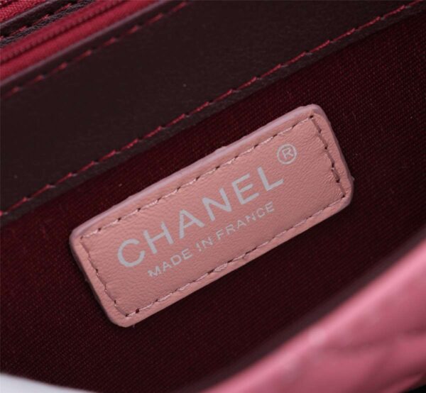 Modern Style Trendy CN Handbag 556