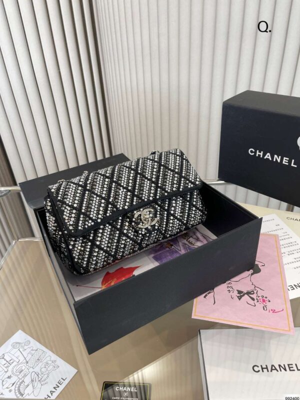 Modern Style Trendy CN Handbag 555