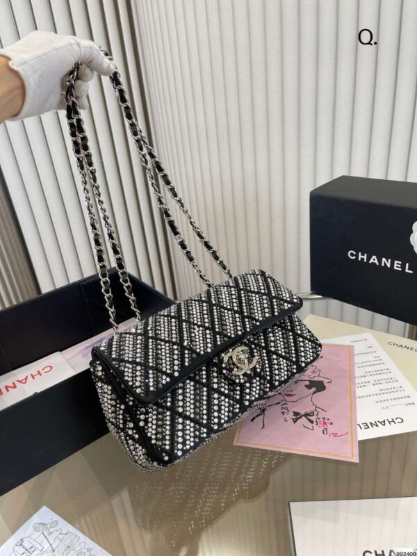 Modern Style Trendy CN Handbag 555