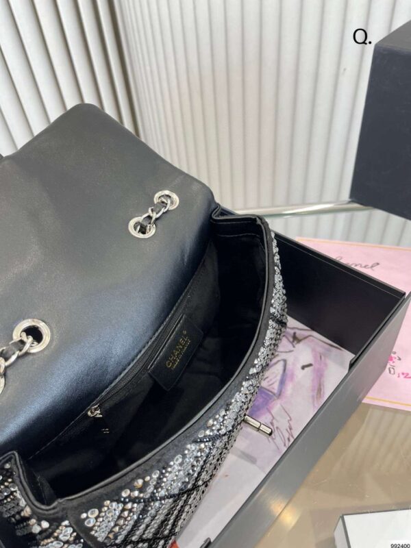 Modern Style Trendy CN Handbag 555