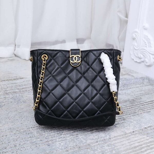 Modern Style Trendy CN Handbag 541